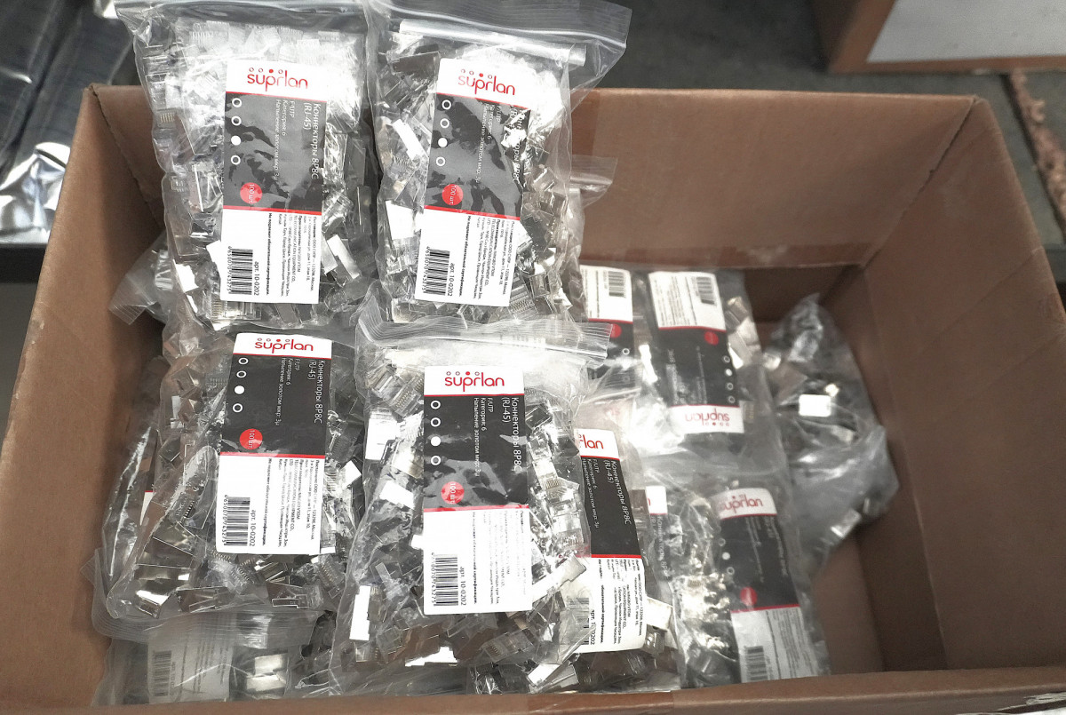 Коннекторы RJ-45 8P8C F/UTP Cat.6 3U (100 шт.) SUPRLAN 10-0202 Коннекторы RJ-45 8P8C F/UTP Cat.6 3U (100 шт.) SUPRLAN 10-0202